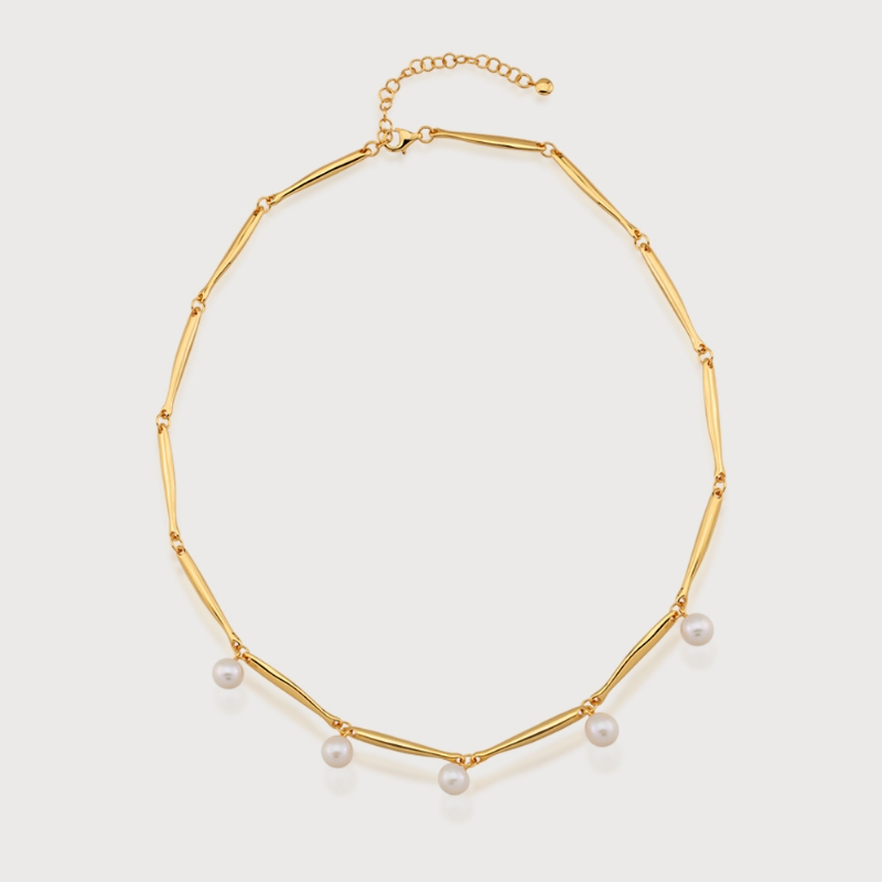 Eanna&acute;s Treasure Silver Necklace